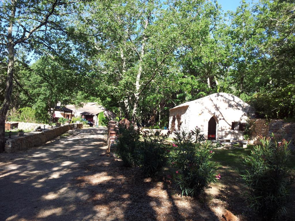 Le Donjon Des Combes Et Son Spa Fayence Δωμάτιο φωτογραφία