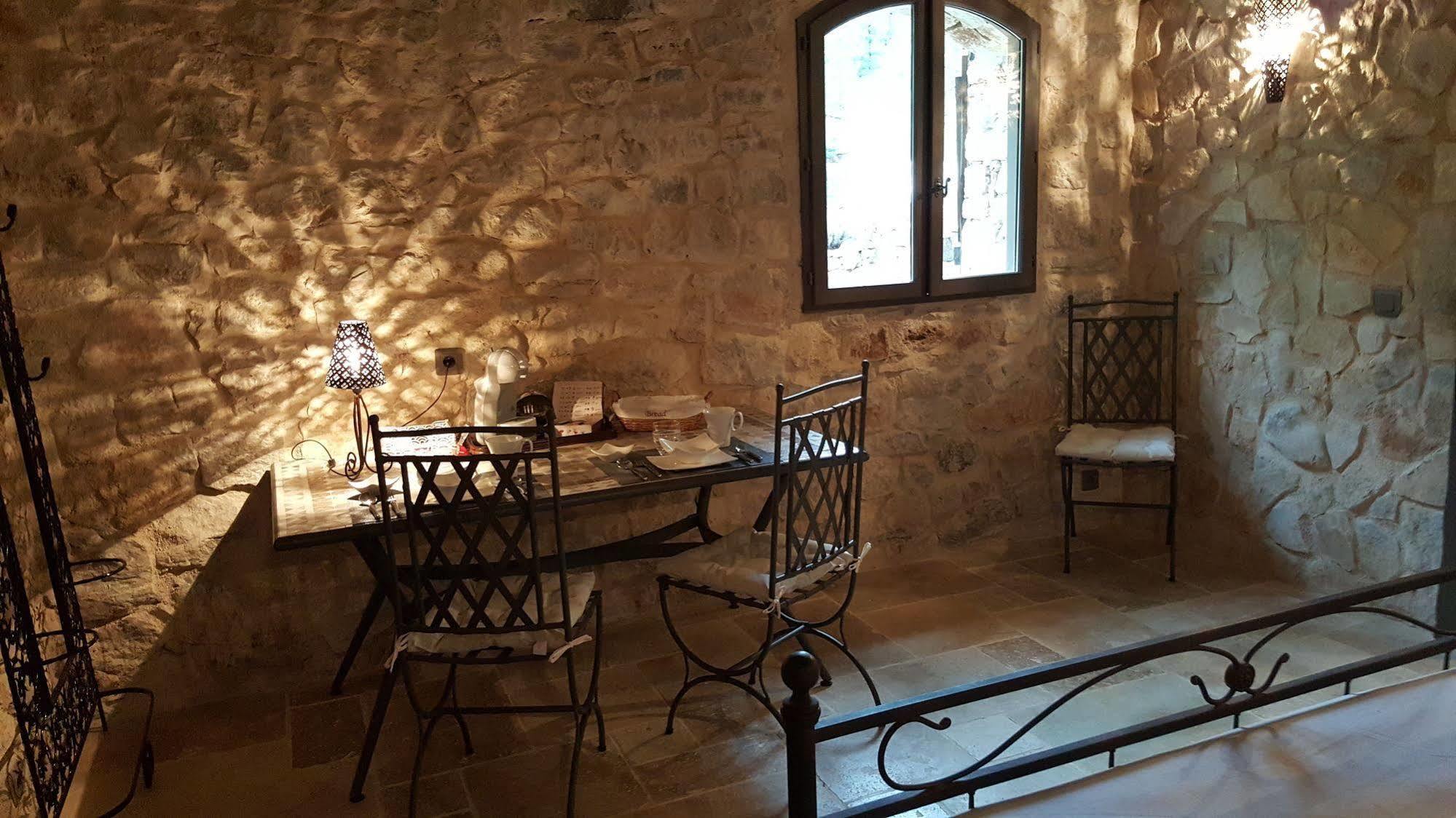 Le Donjon Des Combes Et Son Spa Fayence Εξωτερικό φωτογραφία